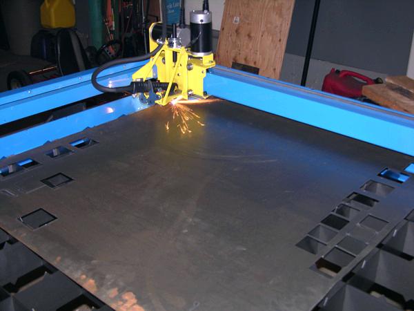 אוטומטי CNC נייד פלזמה חיתוך מחיר המכונה עם תוכנת קינון Fastcam