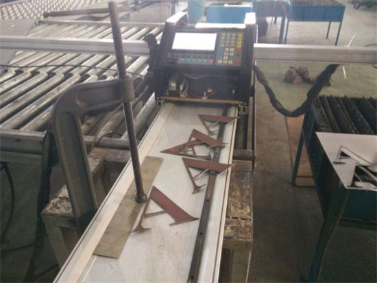 סין יצרן CNC חותך פלזמה ו להבה חיתוך המכונה להשתמש עבור חיתוך אלומיניום נירוסטה / ברזל / מתכת